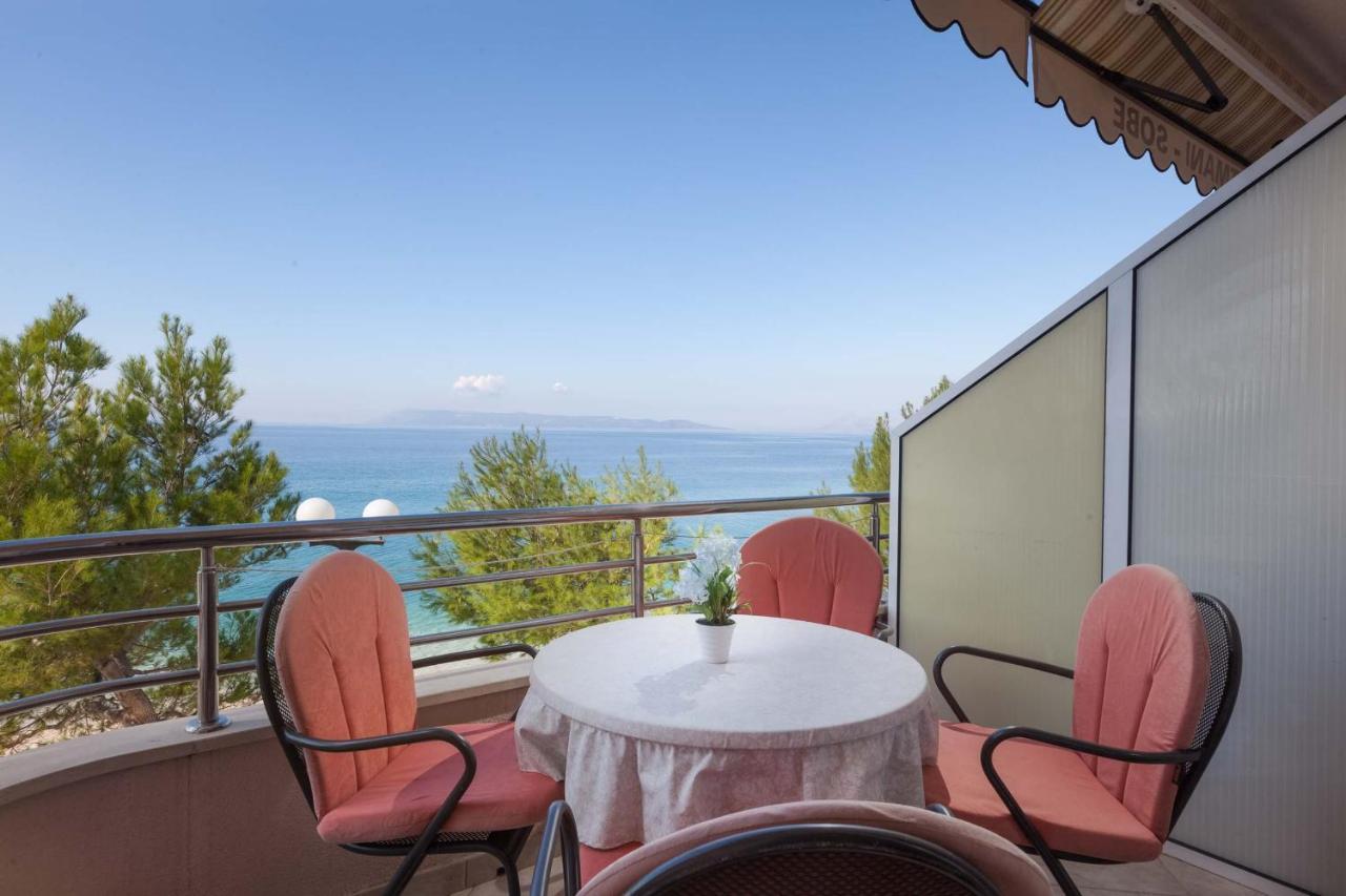 Apartments Marijan - Beachfront Tucepi Exterior photo