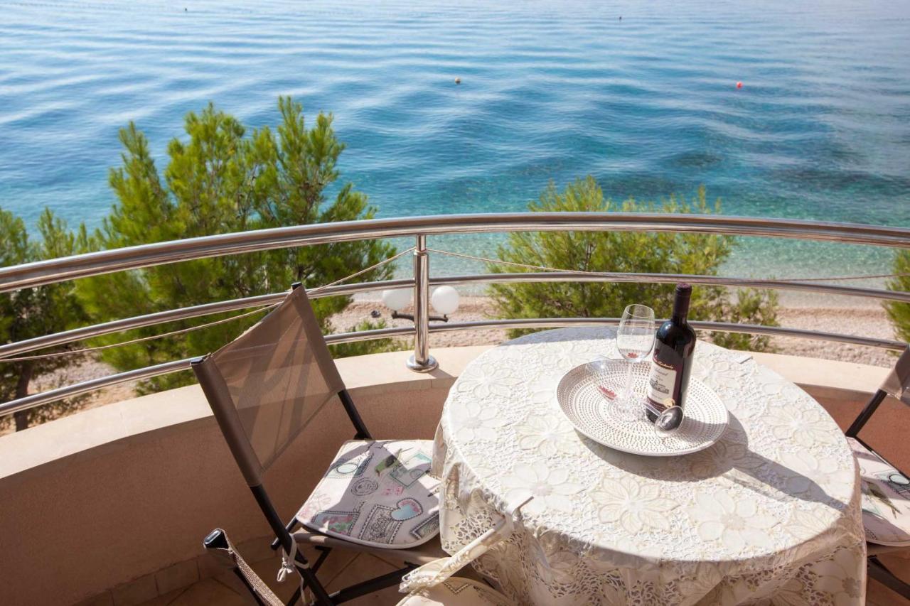 Apartments Marijan - Beachfront Tucepi Exterior photo