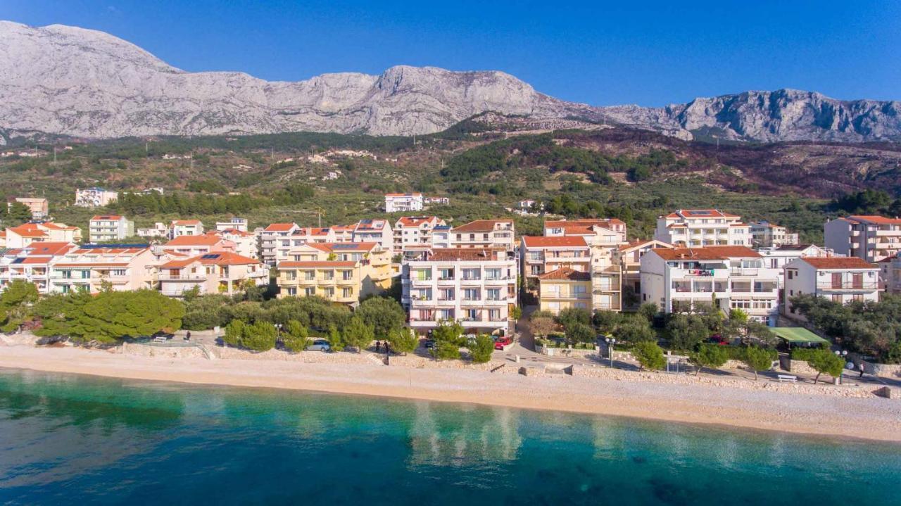 Apartments Marijan - Beachfront Tucepi Exterior photo