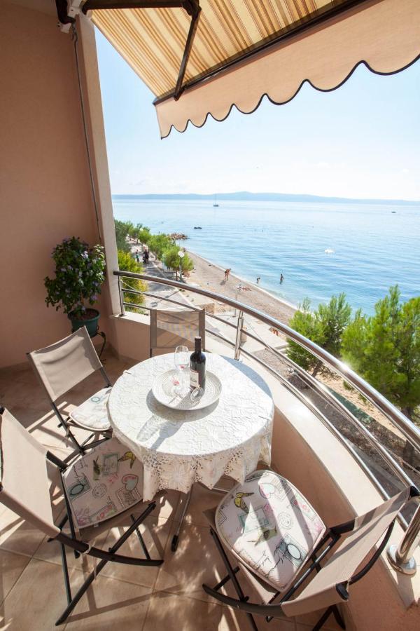 Apartments Marijan - Beachfront Tucepi Exterior photo
